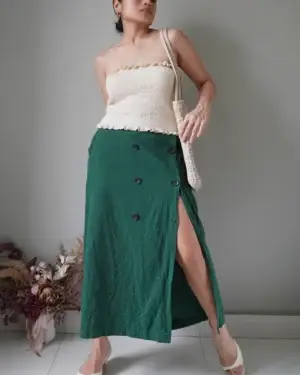 Basil green linen skirt, waist is stretchable