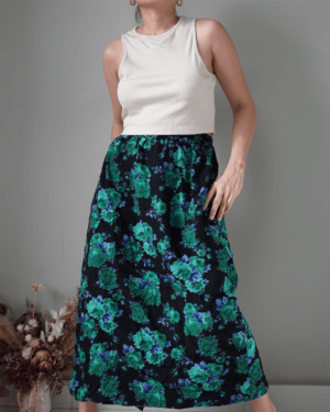 Contrast rose patterned maxi skirt, wasit is stretchy