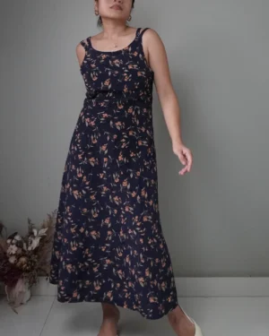 Country vintage maxi dress with a stylish double strap detail at the back